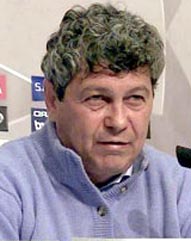 lucescu111.jpg (18035 bytes)